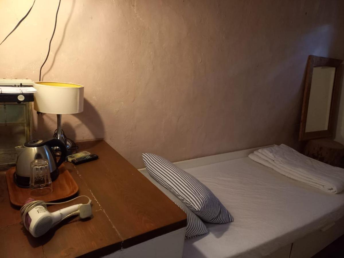 Lima.Tujoh Hotel Кучинг Екстериор снимка