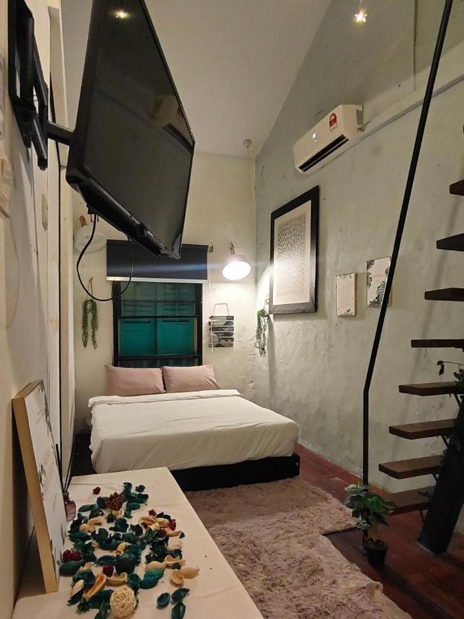 Lima.Tujoh Hotel Кучинг Екстериор снимка