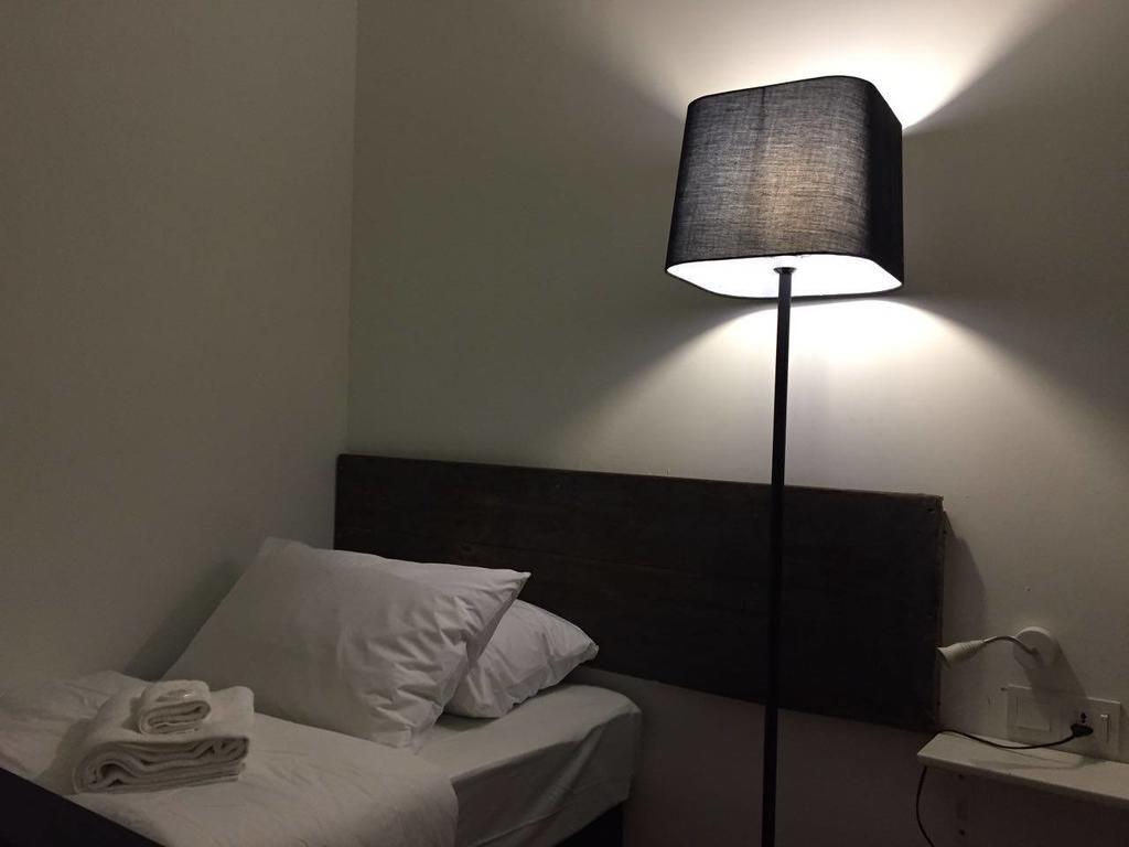 Lima.Tujoh Hotel Кучинг Екстериор снимка