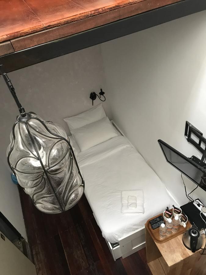 Lima.Tujoh Hotel Кучинг Екстериор снимка